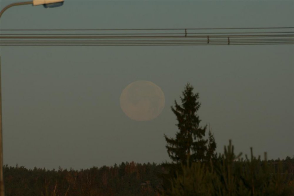 Tayskuu_auroranportin_sillalta_r.JPG}