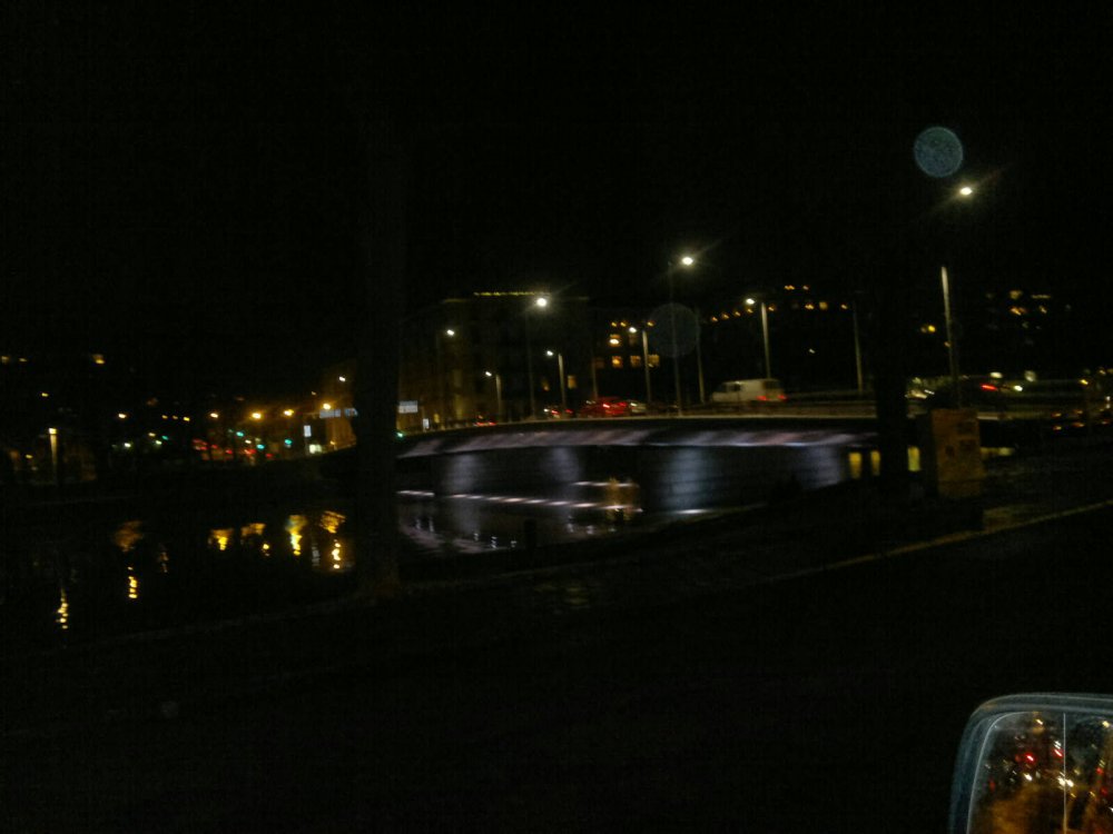 city.jpg}